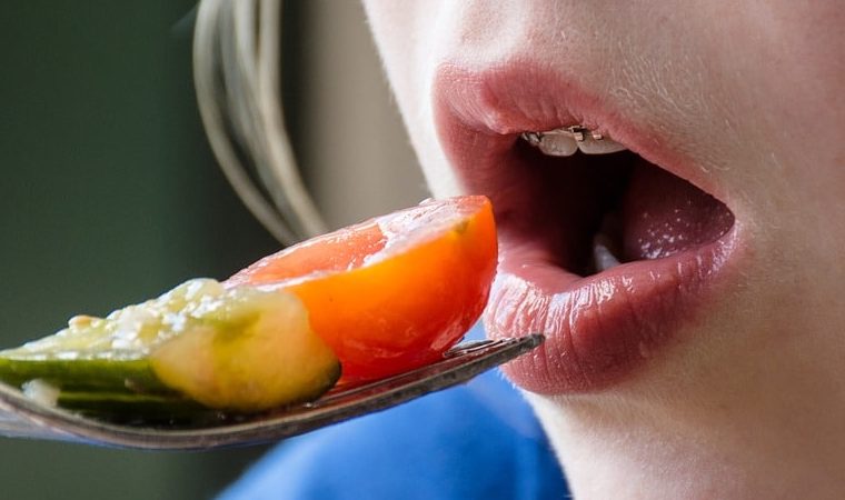 13 Causes de goût amer dans la bouche