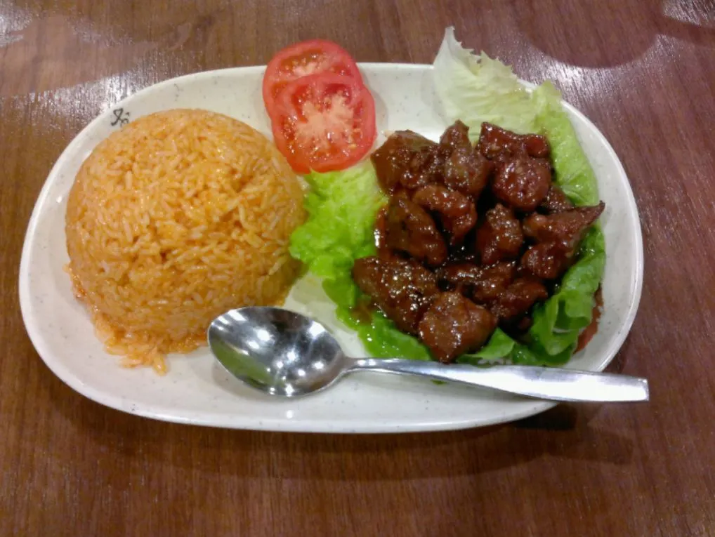 plat de riz et viande