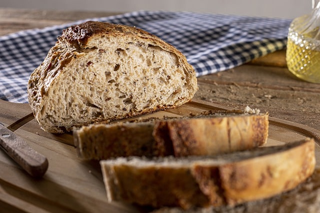 Le pain vous fait-il du ballonnement ? (la vérité et comment y remédier)